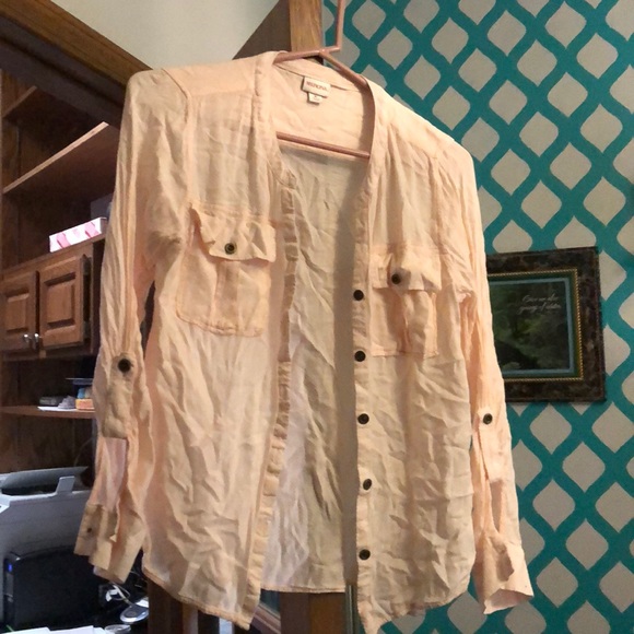 Button up top - Picture 1 of 1